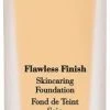 Elizabeth Arden Flawless Finish Skincaring Foundation Base De Maquillaje -Maquillaje De Lujo img M 0MR19433 1 e239